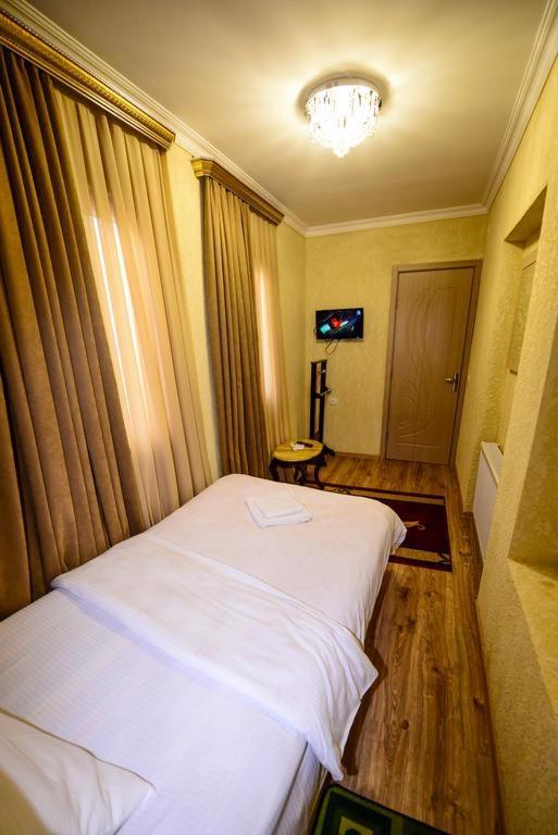 Hotel Vladi Кутаиси Екстериор снимка