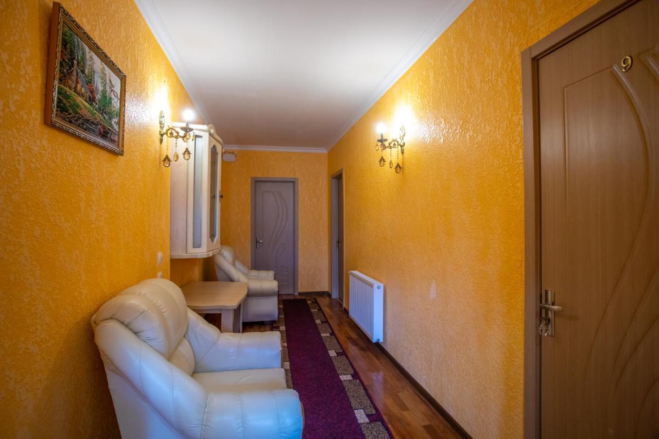Hotel Vladi Кутаиси Екстериор снимка