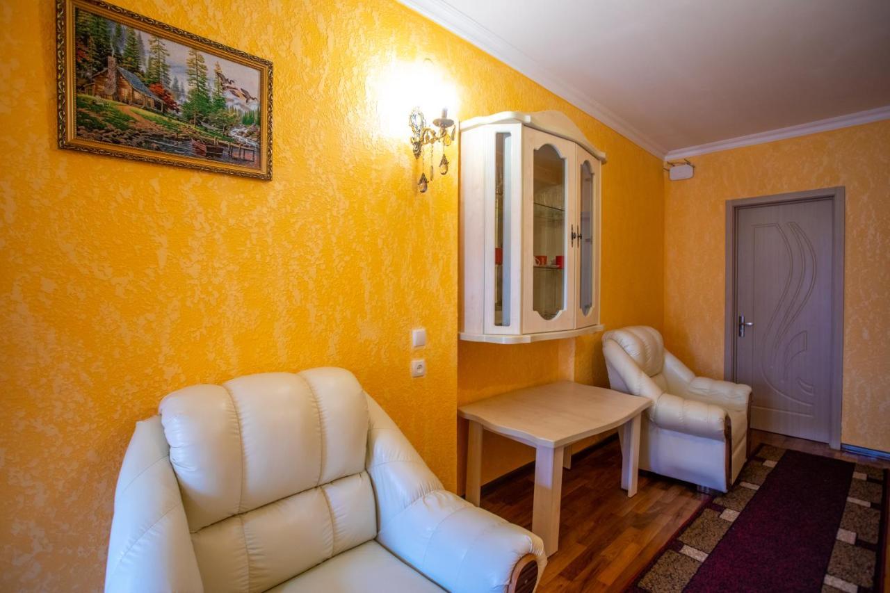 Hotel Vladi Кутаиси Екстериор снимка