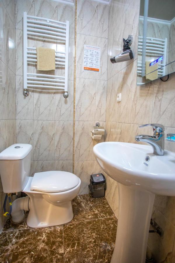 Hotel Vladi Кутаиси Екстериор снимка