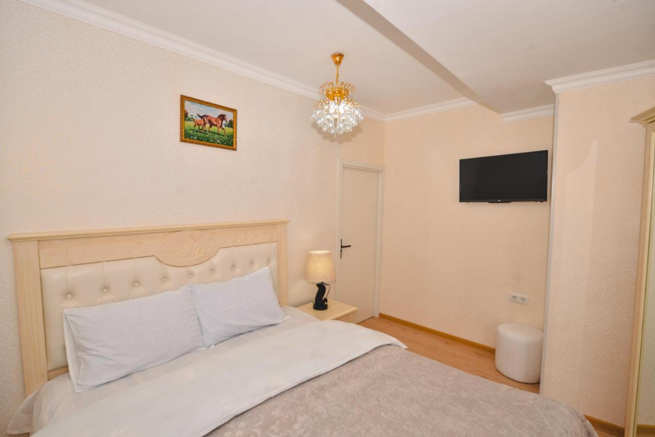Hotel Vladi Кутаиси Екстериор снимка