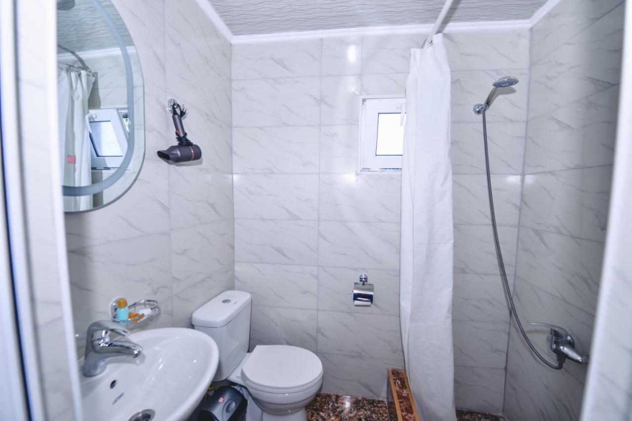 Hotel Vladi Кутаиси Екстериор снимка