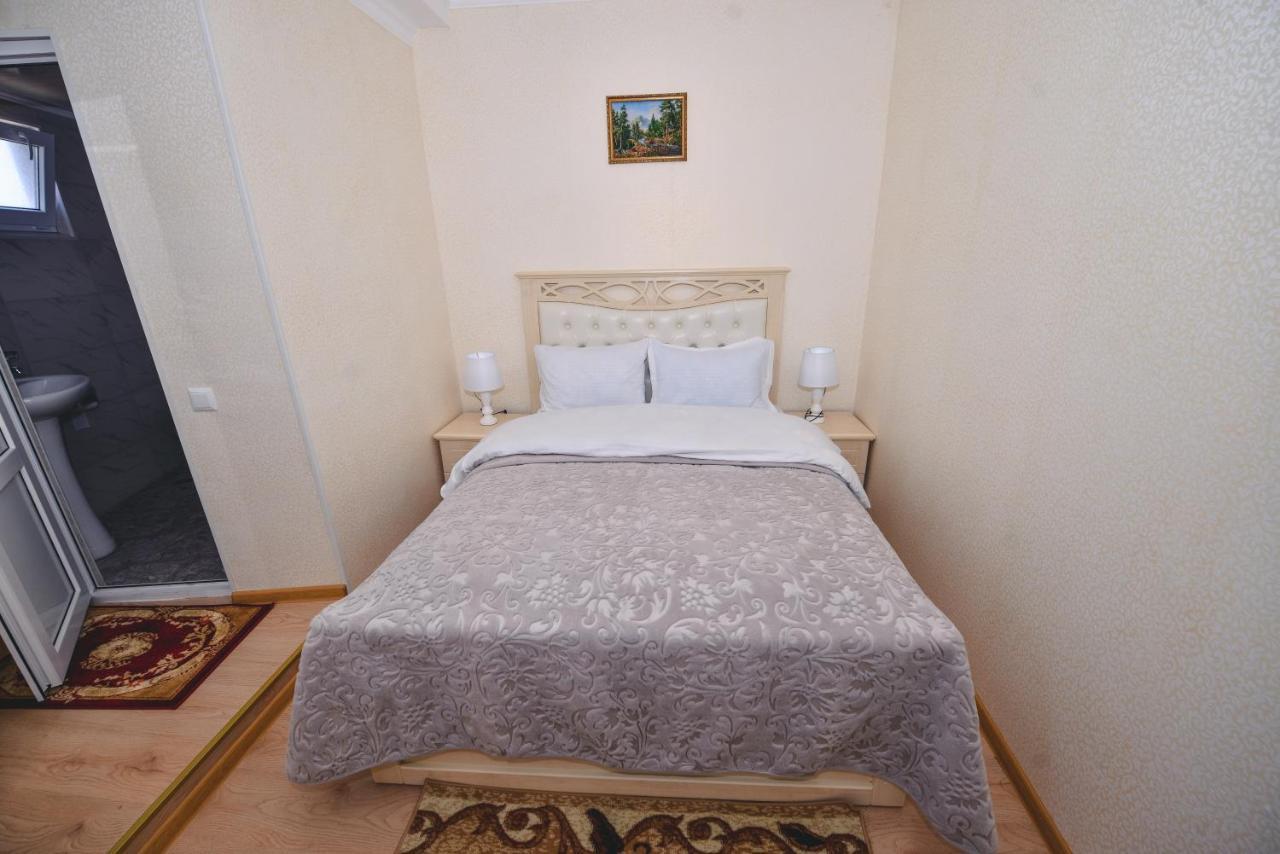 Hotel Vladi Кутаиси Екстериор снимка