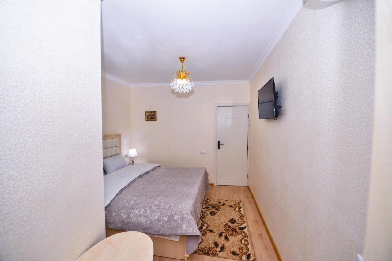 Hotel Vladi Кутаиси Екстериор снимка