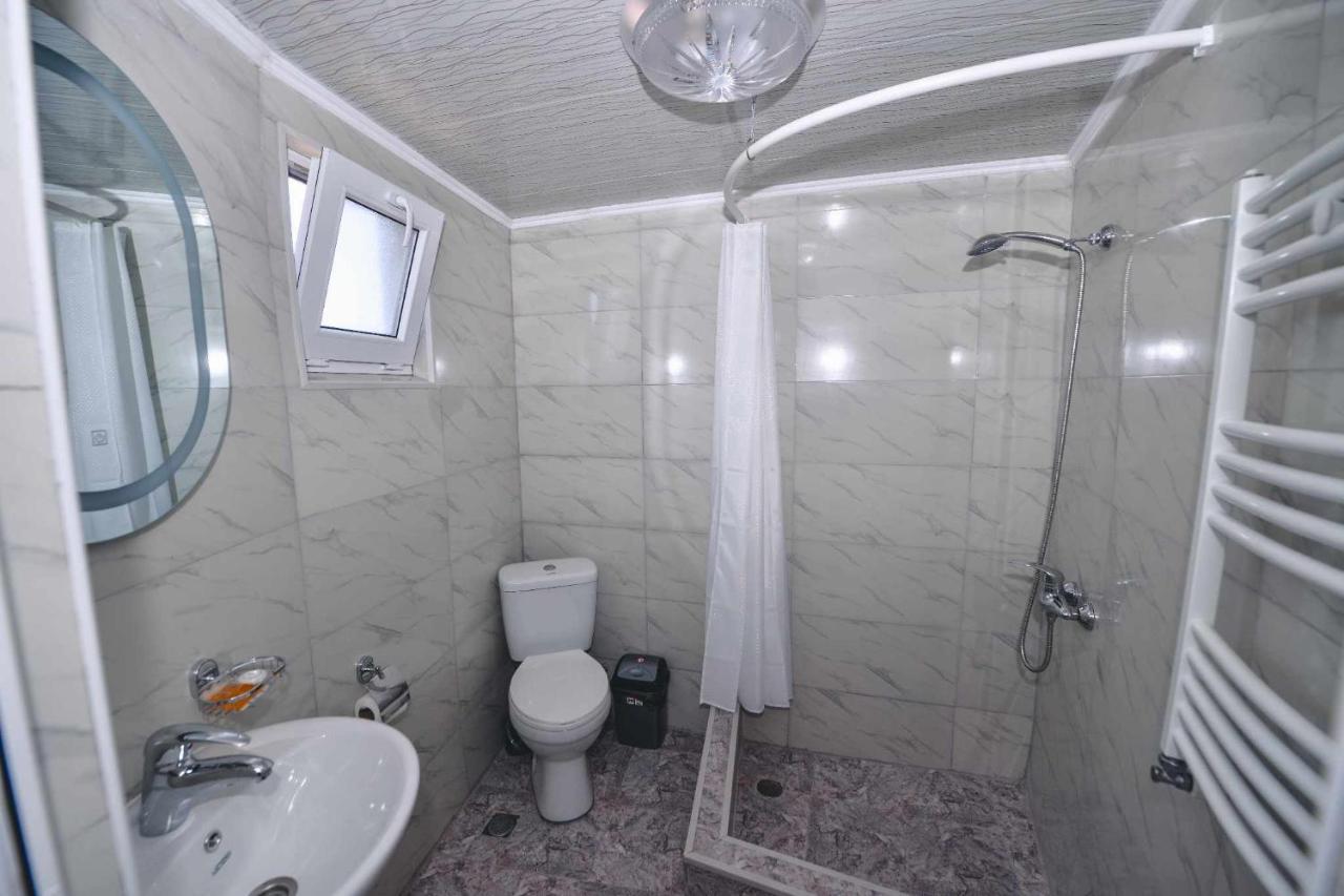 Hotel Vladi Кутаиси Екстериор снимка
